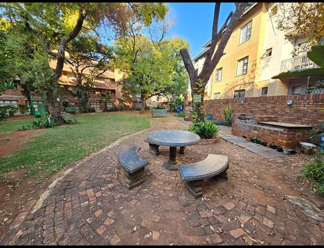 3 BEDROOM APARTMENT FOR SALE IN SINOVILLE